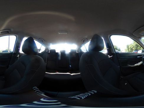Used 2025 Nissan Altima 2.5 SV FWD image 42