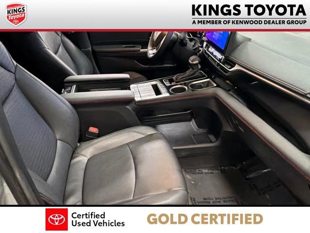 Used 2025 Toyota Sienna XSE AWD/4WD image 10