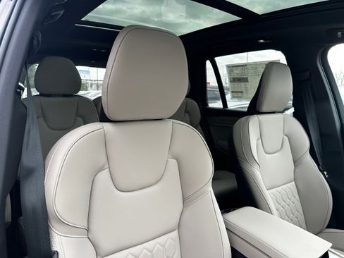 Certified 2025 Volvo XC90 B6 Core w/ Climate Package image 9