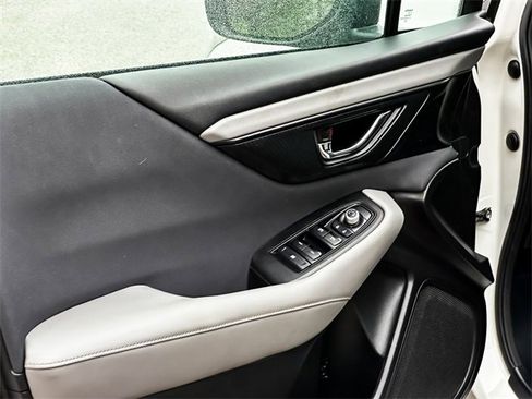 Used 2023 Subaru Outback Premium image 11