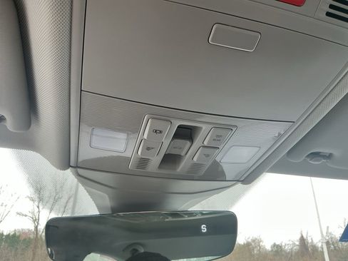 Certified 2023 Volkswagen Jetta SE w/ Panoramic Sunroof Package image 25