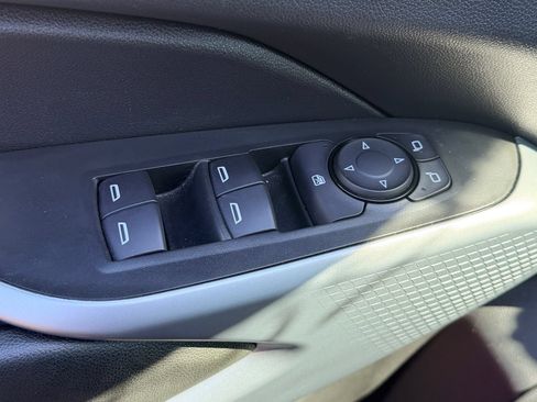 Used 2025 Chevrolet Trax LS FWD image 9