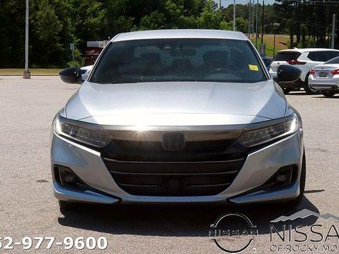 Used 2022 Honda Accord Sport image 2