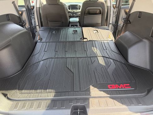 Used 2020 GMC Terrain SLE w/ Driver Convenience Package AWD/4WD image 30
