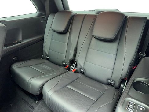 Used 2025 Mercedes-Benz GLS 450 4MATIC image 46