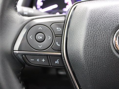 Used 2020 Toyota Camry XLE AWD/4WD image 18