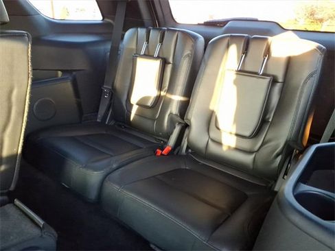 Used 2016 Ford Explorer XLT w/ Equipment Group 202A image 10