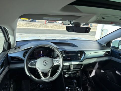 Certified 2024 Volkswagen Taos SE w/ Panoramic Sunroof Package image 14
