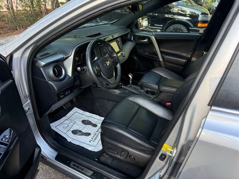 Used 2016 Toyota RAV4 SE w/ Advanced Technology Package AWD/4WD image 9