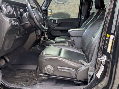 Used 2021 Jeep Wrangler Unlimited Rubicon w/ Dual Top Group AWD/4WD image 5