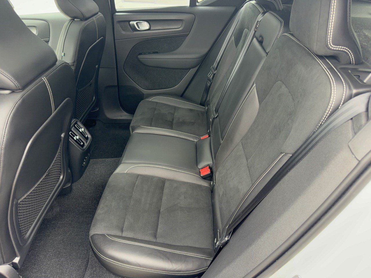 Used 2021 Volvo XC40 P8 Recharge w/ Climate Package AWD/4WD image 25