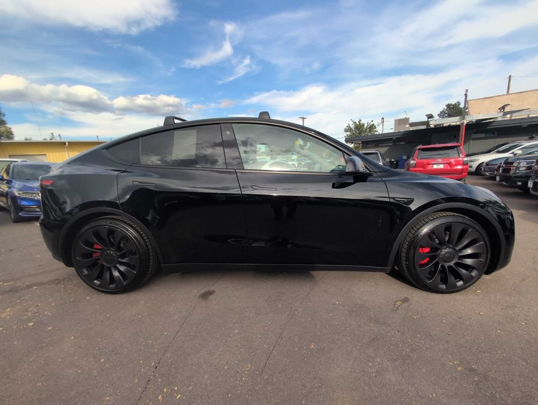 Used 2023 Tesla Model Y Performance AWD/4WD image 8