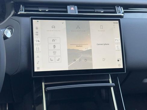 New 2026 Land Rover Range Rover Velar Dynamic SE image 13