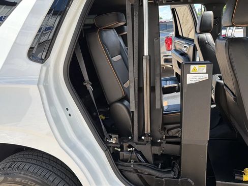 Used 2022 GMC Yukon AT4 w/ Max Trailering Package AWD/4WD image 15