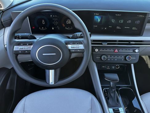 New 2026 Hyundai Tucson SE image 11