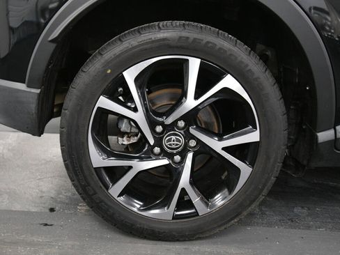 Used 2019 Toyota C-HR Limited image 30