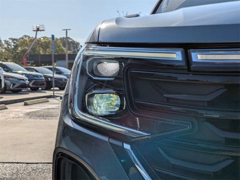 Certified 2024 Volkswagen Atlas Cross Sport SE image 10