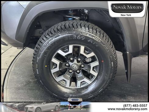 Used 2022 Toyota Tacoma TRD Off-Road AWD/4WD image 5