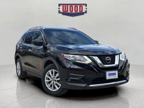 Used 2020 Nissan Rogue SV image 1