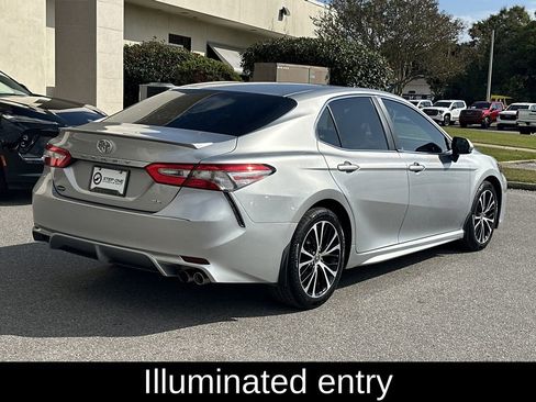 Used 2018 Toyota Camry SE image 7