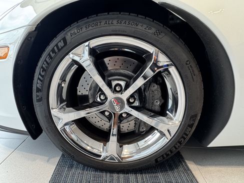 Used 2013 Chevrolet Corvette Grand Sport w/ 4LT Preferred Equipment Group RWD image 4