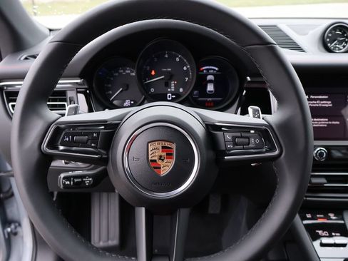 Certified 2026 Porsche Macan AWD/4WD image 27