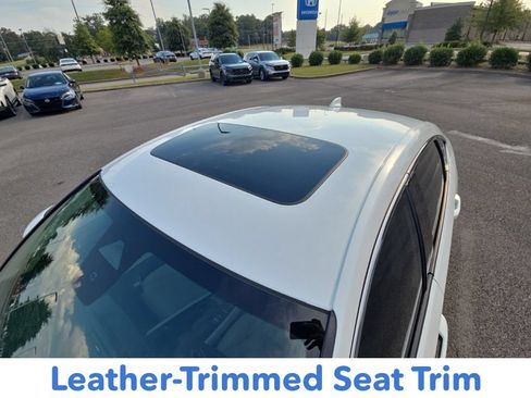 Used 2025 Honda Accord Touring image 11