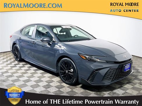 Certified 2025 Toyota Camry SE image 1