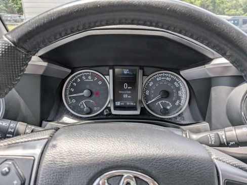 Used 2022 Toyota Tacoma SR5 w/ Technology Package RWD image 26