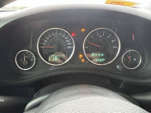 Used 2016 Jeep Wrangler Unlimited Sahara w/ Dual Top Group AWD/4WD image 21