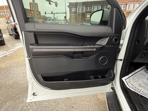 Used 2020 Ford Expedition XLT w/ Equipment Group 202A image 9
