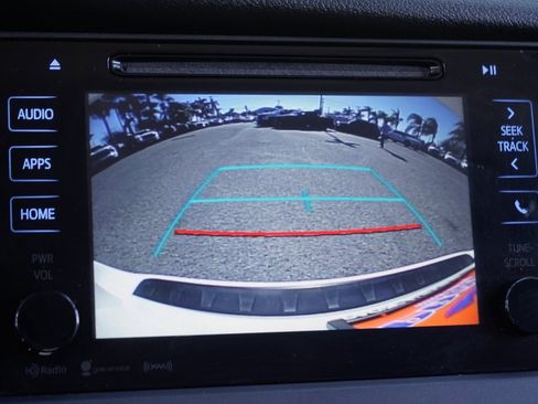 Used 2016 Toyota Sienna SE image 34