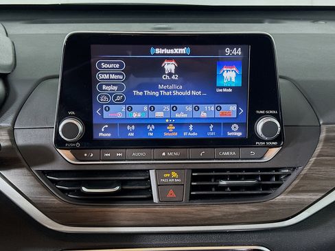 Used 2025 Nissan Altima 2.5 SV image 19