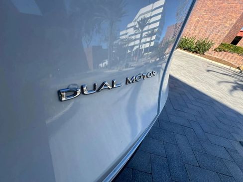 Used 2022 Tesla Model Y Long Range image 33