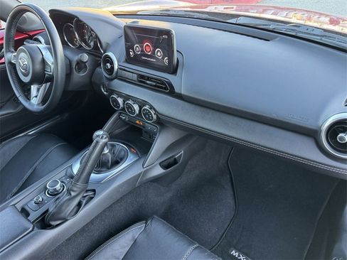 Used 2022 MAZDA MX-5 Miata RF Grand Touring image 5