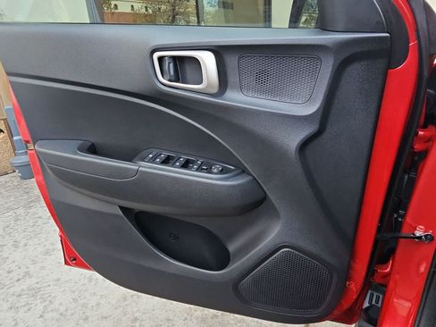 Certified 2022 Hyundai Venue SEL FWD image 26
