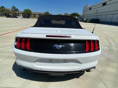 Used 2018 Ford Mustang Premium image 6