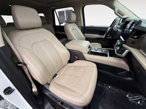 Used 2023 Ford Expedition Max Limited image 19