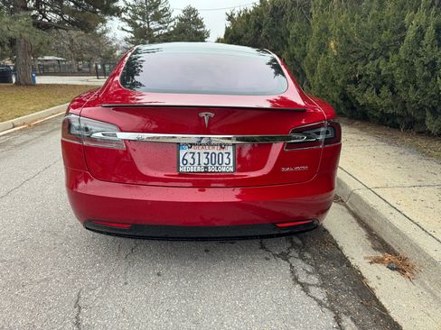 Used 2019 Tesla Model S Performance image 3