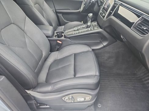 Used 2017 Porsche Macan S image 23