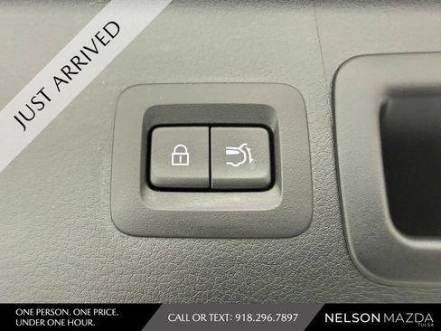 Used 2023 MAZDA CX-30 AWD 2.5 S w/ Premium Package image 40