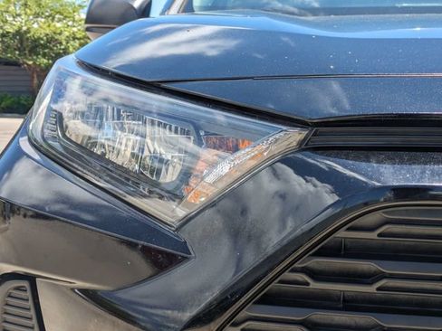Used 2021 Toyota RAV4 LE w/ Carpet Mat Package (TMS) FWD image 11