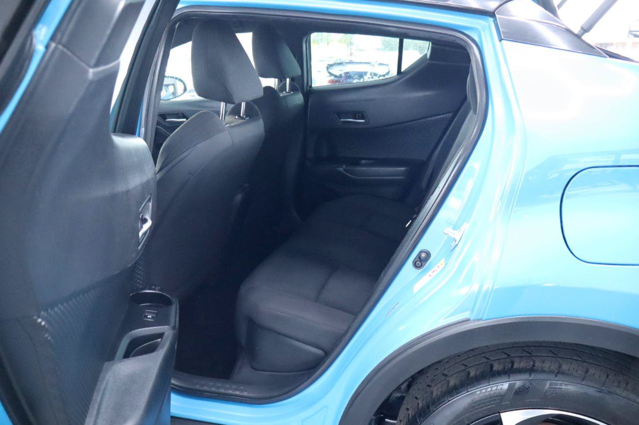 Used 2019 Toyota C-HR XLE FWD image 28