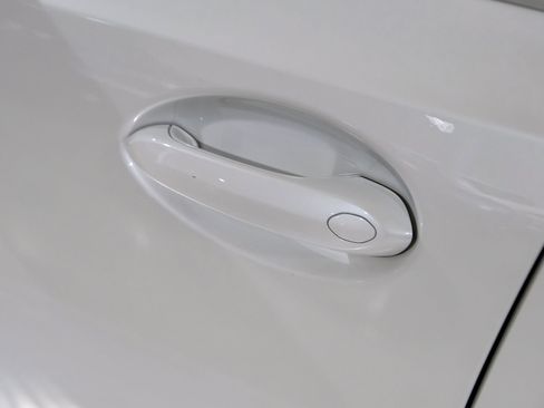 Used 2025 BMW 330i xDrive Sedan AWD/4WD image 43