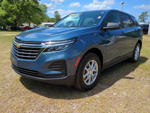 Used 2024 Chevrolet Equinox LS w/ LS Convenience Package AWD/4WD image 8
