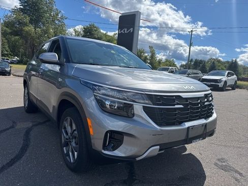 Certified 2024 Kia Seltos LX image 1