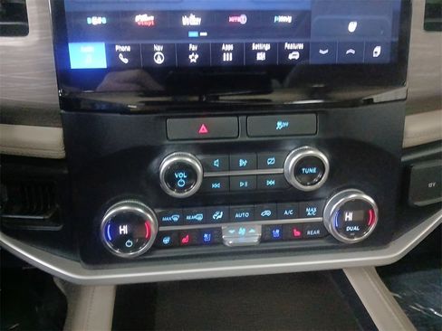 Certified 2022 Ford Expedition Limited image 16