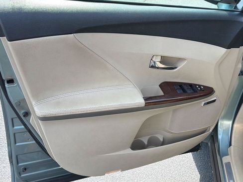 Used 2012 Toyota Venza Limited FWD image 15
