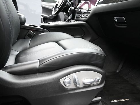 Used 2019 Porsche Macan S image 20