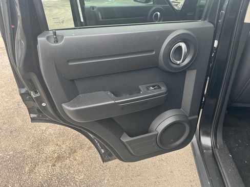 Used 2011 Dodge Nitro Heat RWD image 14
